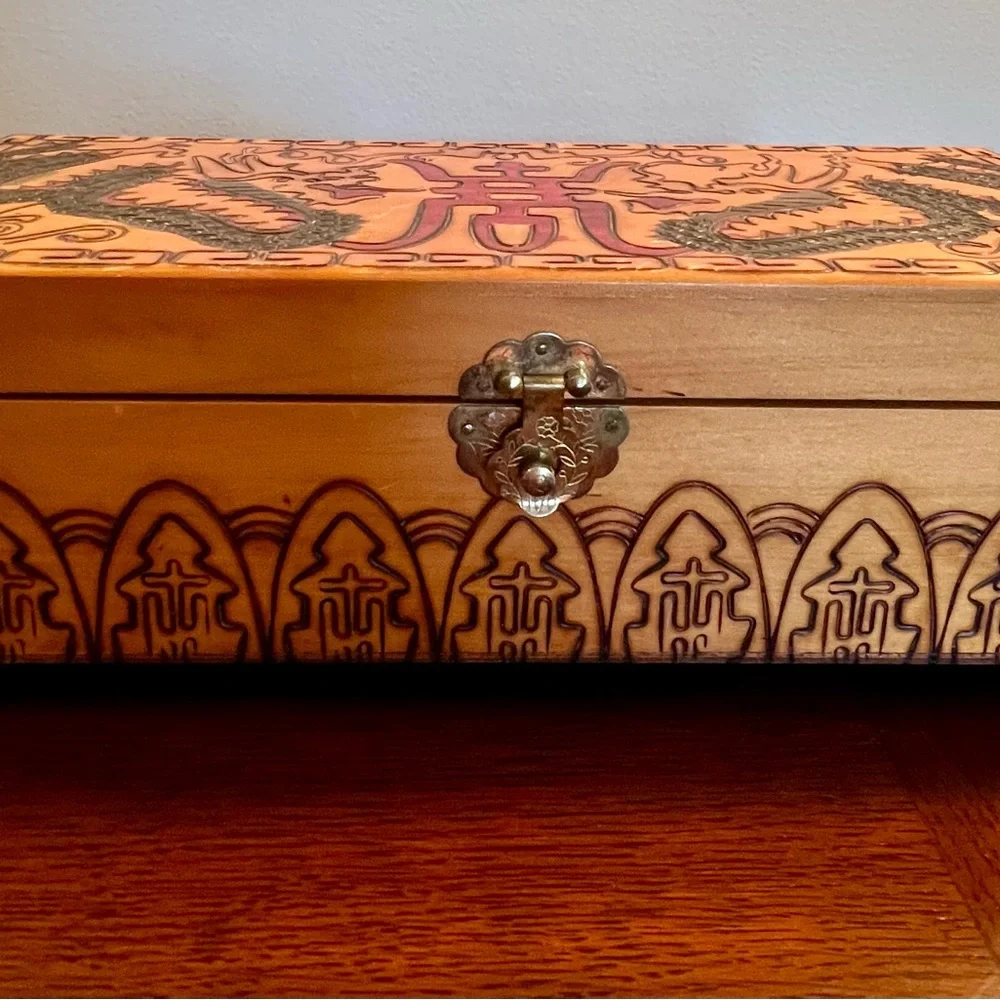 Vintage Asian‎ Theme Jewelry/Music Box Carved Dragons Red Velvet Lining Mirrored